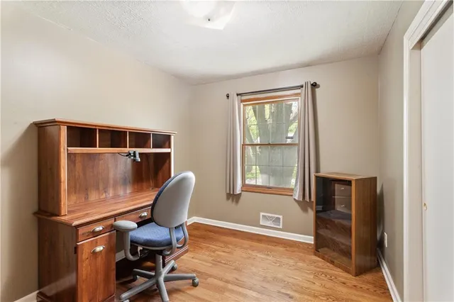 $265,000 | 804 Northwest Maynard Street, Blue Springs, MO 64015