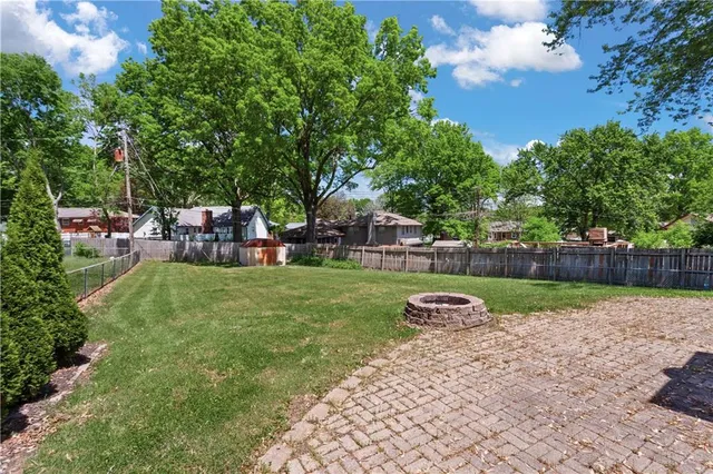 $265,000 | 804 Northwest Maynard Street, Blue Springs, MO 64015