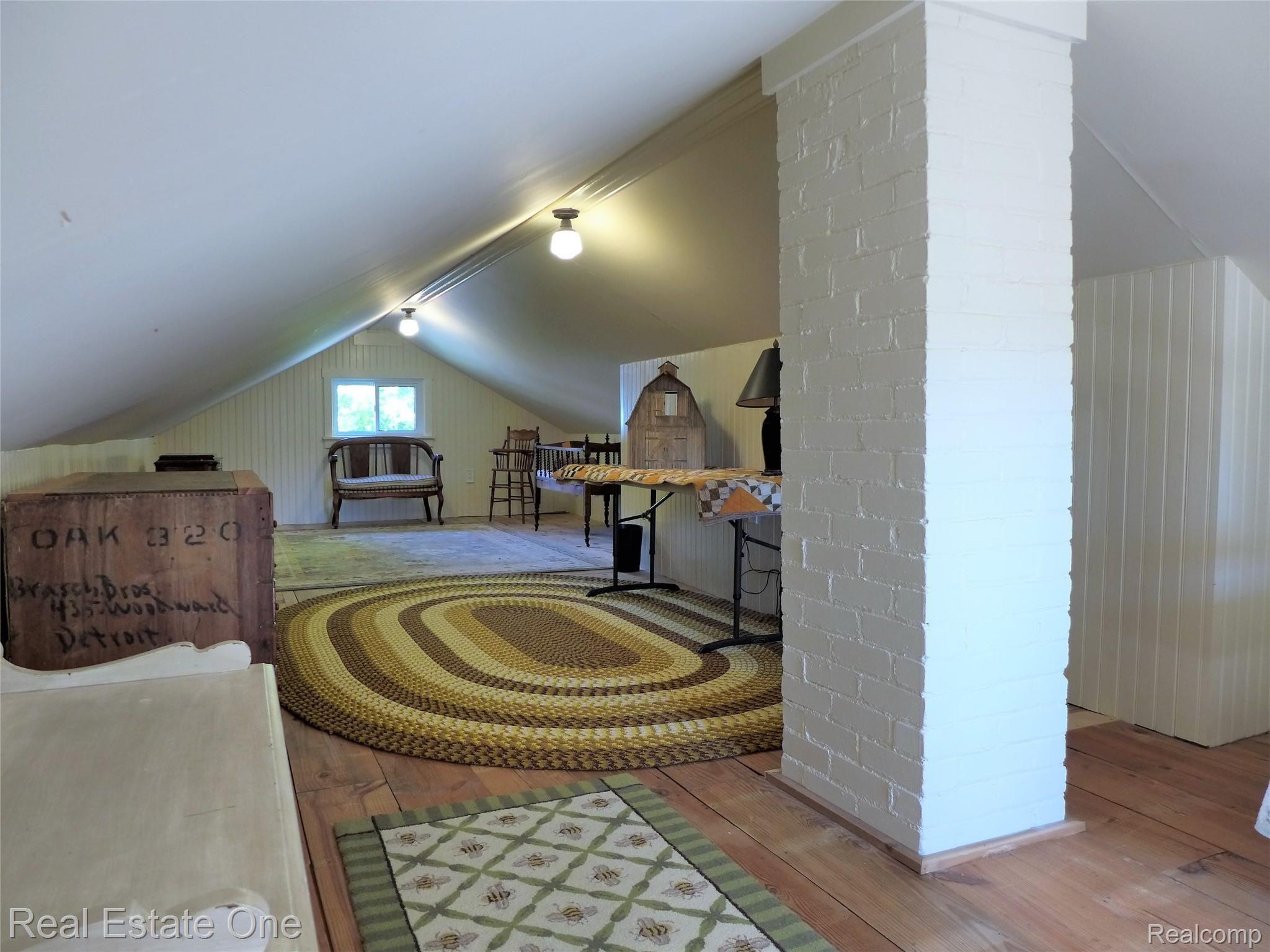 624 Parkdale Avenue Rochester, MI 48307 - Photo 34 of 74 Upstairs View from Stairway
