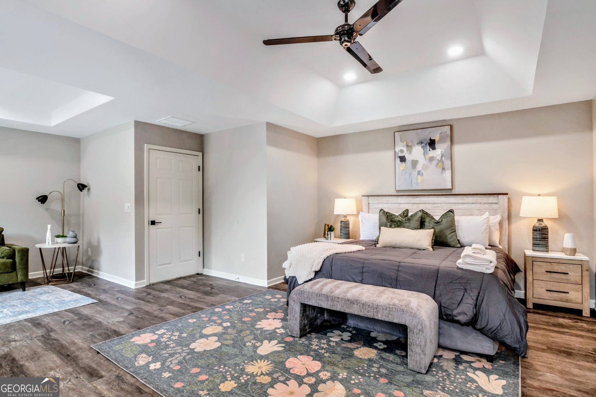 8008 Clearview Circle Riverdale, GA 30296 - Photo 20 of 31 a bedroom with a bed and a window