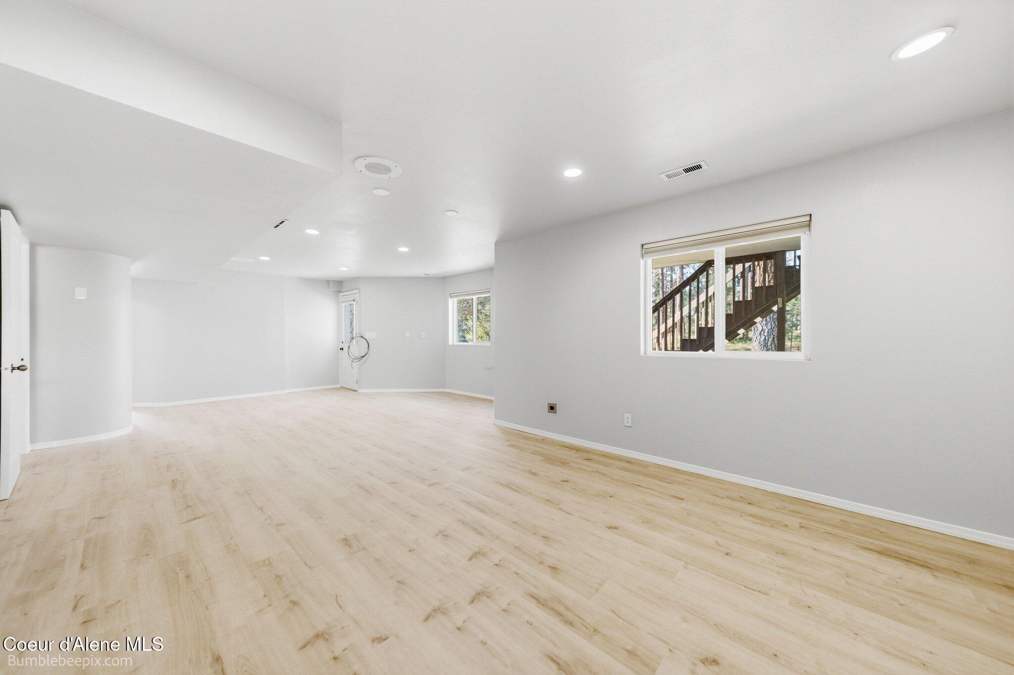 900 South Riverside Harbor Drive Post Falls, ID 83854 - Photo 25 of 54 024_bb193575-24_435