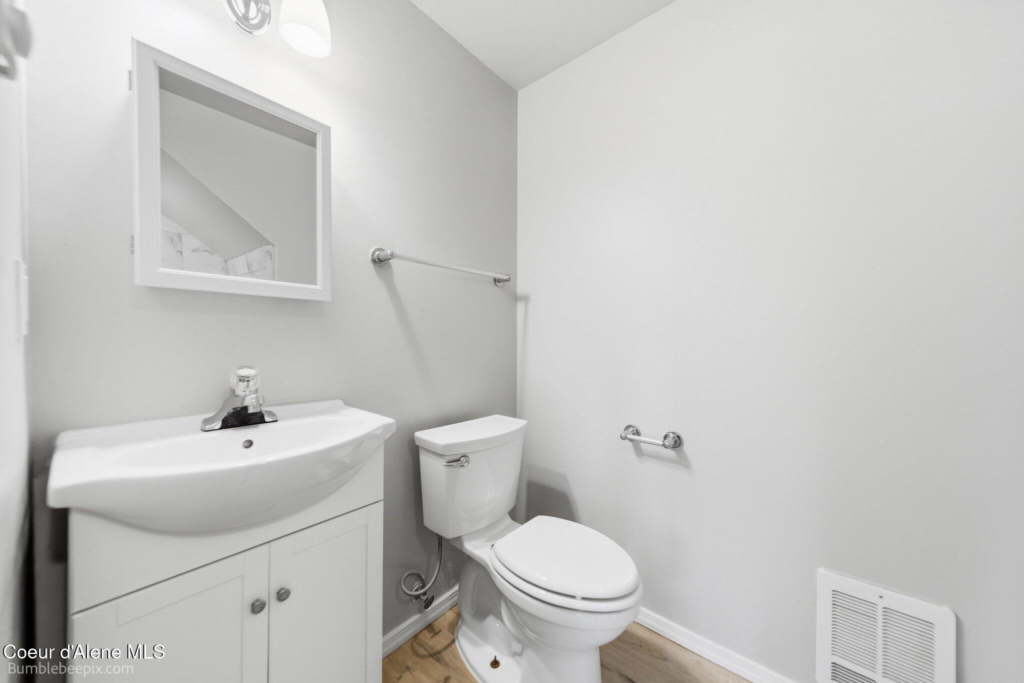 900 South Riverside Harbor Drive Post Falls, ID 83854 - Photo 26 of 54 025_bb193575-25_378