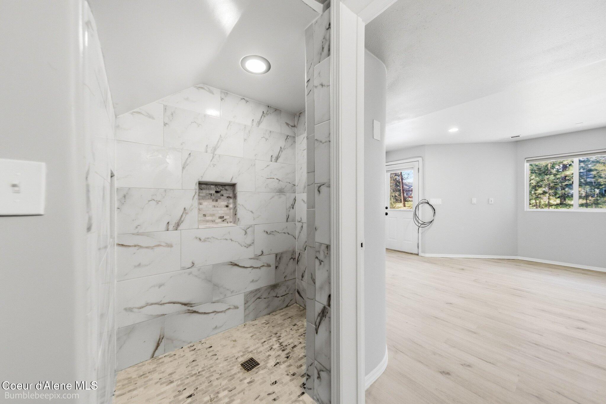 900 South Riverside Harbor Drive Post Falls, ID 83854 - Photo 27 of 54 026_bb193575-26_712