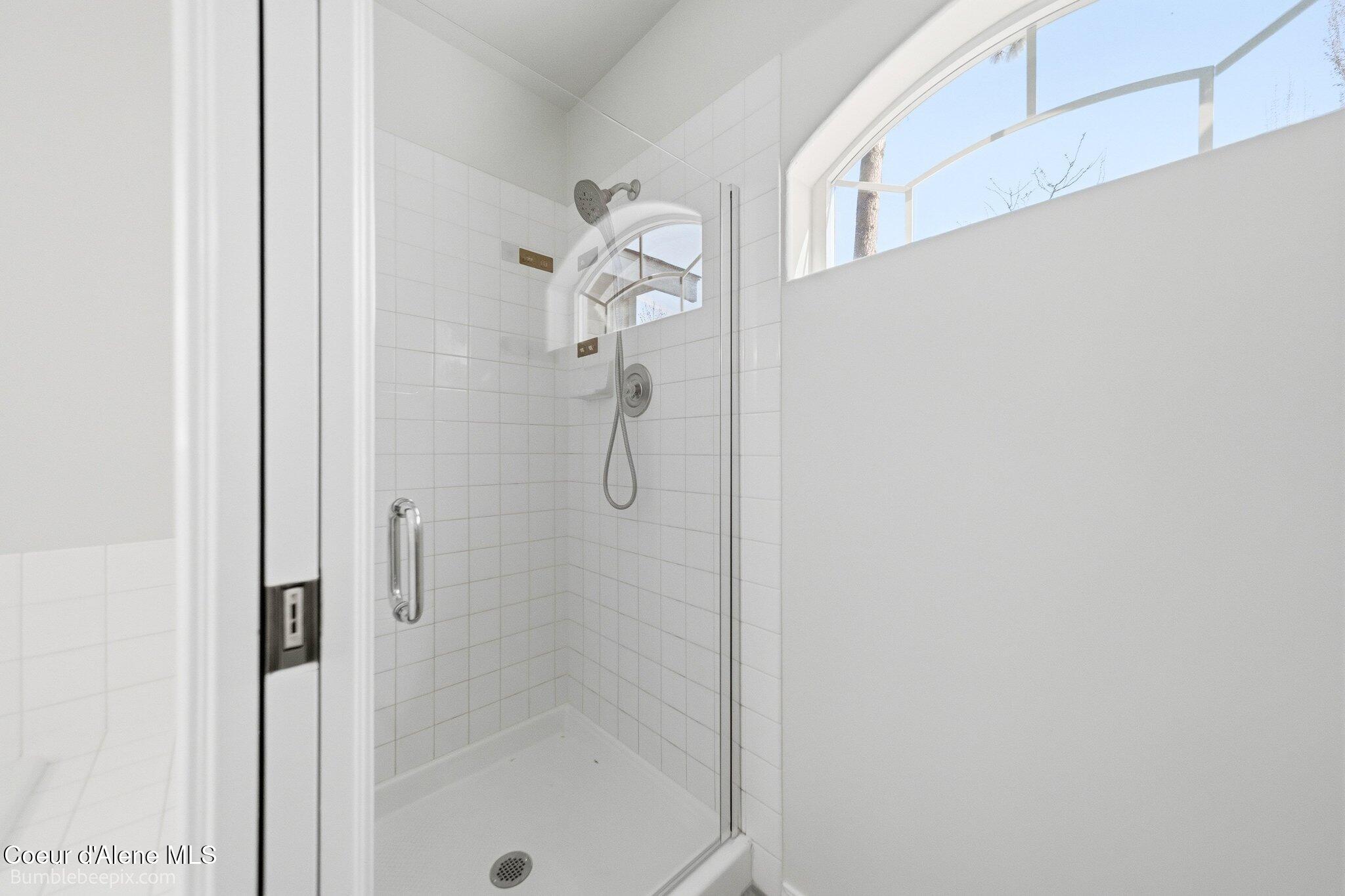 900 South Riverside Harbor Drive Post Falls, ID 83854 - Photo 34 of 54 033_bb193575-33_842