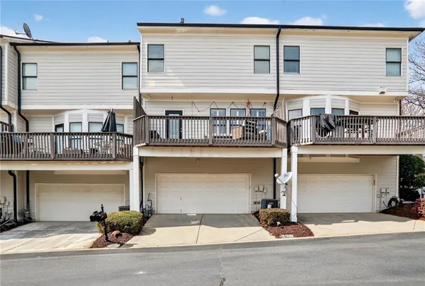 $589,900 | 322 Suwanee Avenue Northwest, Suwanee, GA 30024