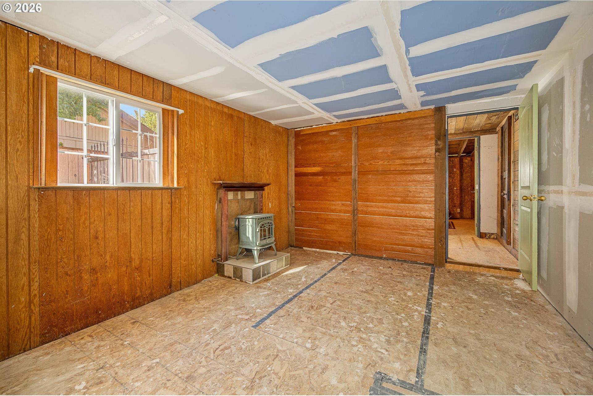 105 South R Street Cottage Grove, OR 97424 - Photo 17 of 26 Gallery Image 17