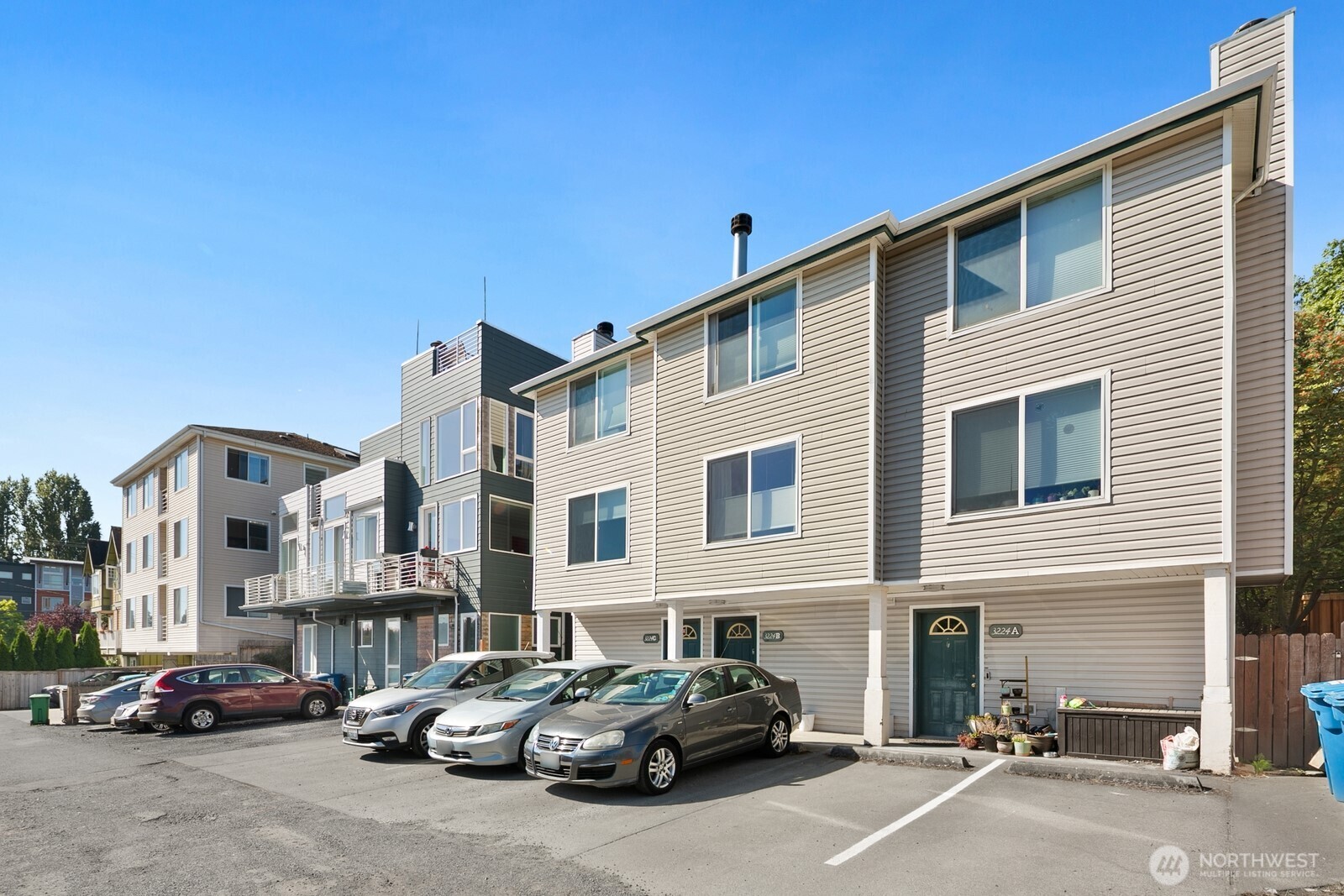 a car parked in front of a building