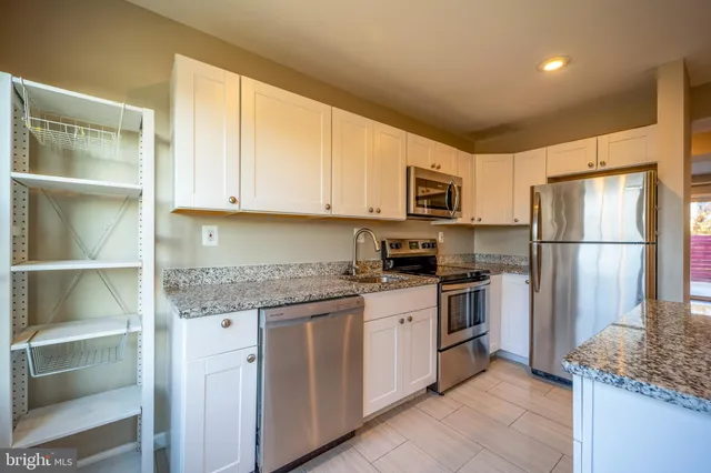 $2,600 | 1412 Cottonwood Court, Woodbridge, VA 22191