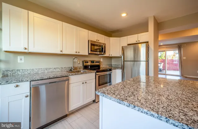 $2,600 | 1412 Cottonwood Court, Woodbridge, VA 22191