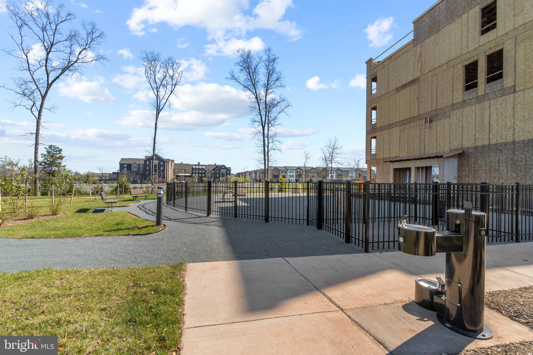 20276 Newfoundland Square Ashburn, VA 20147 - Photo 30 of 40