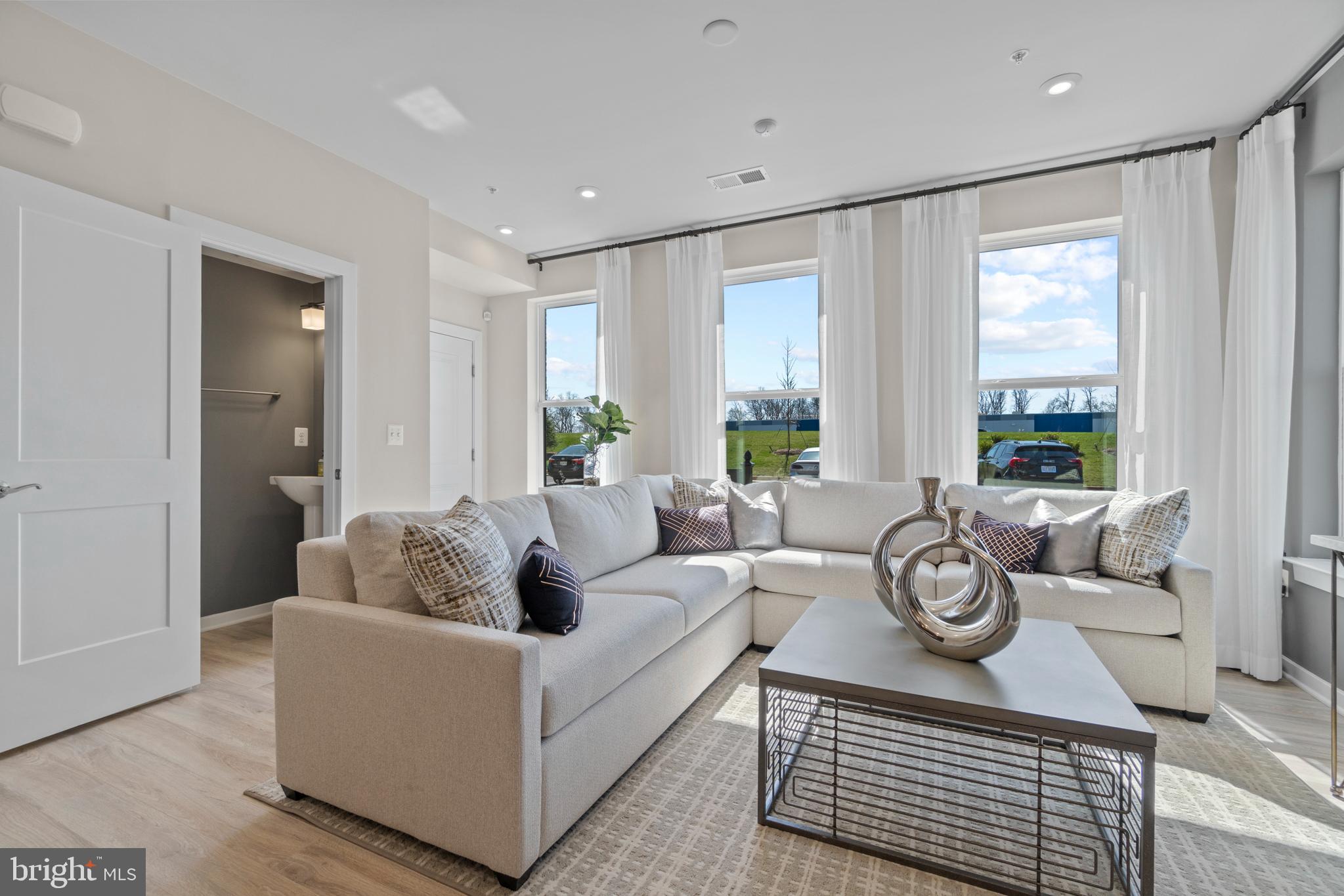 20276 Newfoundland Square Ashburn, VA 20147 - Photo 33 of 40