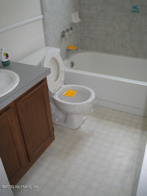 6845 Exline Road Jacksonville, FL 32222 - Photo 4 of 4 bathroom