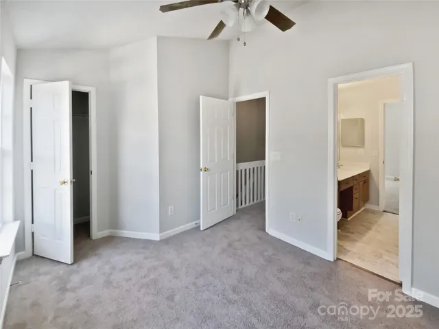 en view interior of the house and empty room