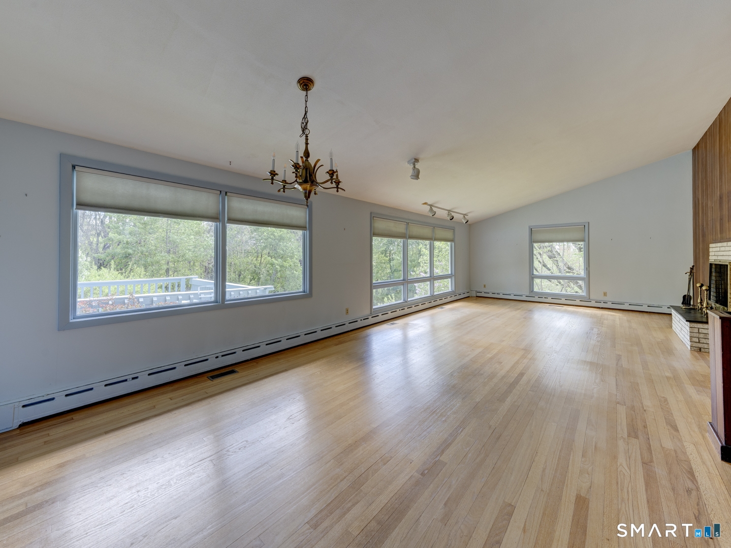 284 Chestnut Hill Road Torrington, CT 06790 - Photo 7 of 37 Living Room/Dining Room