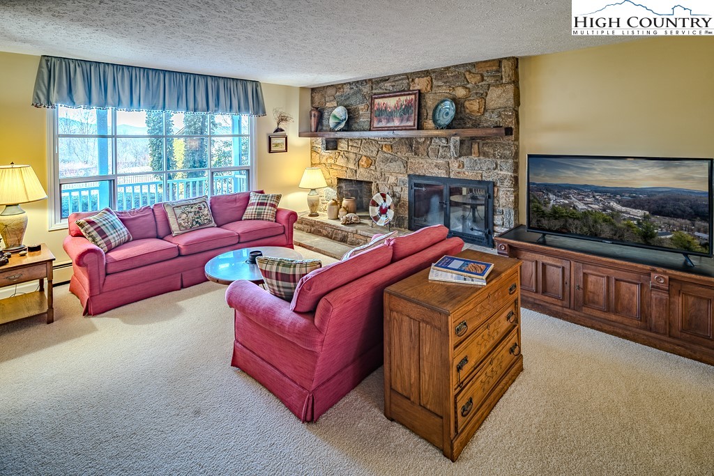 1352 Ravens Ridge Circle Boone, NC 28607 - Photo 3 of 36 Gallery Image 3