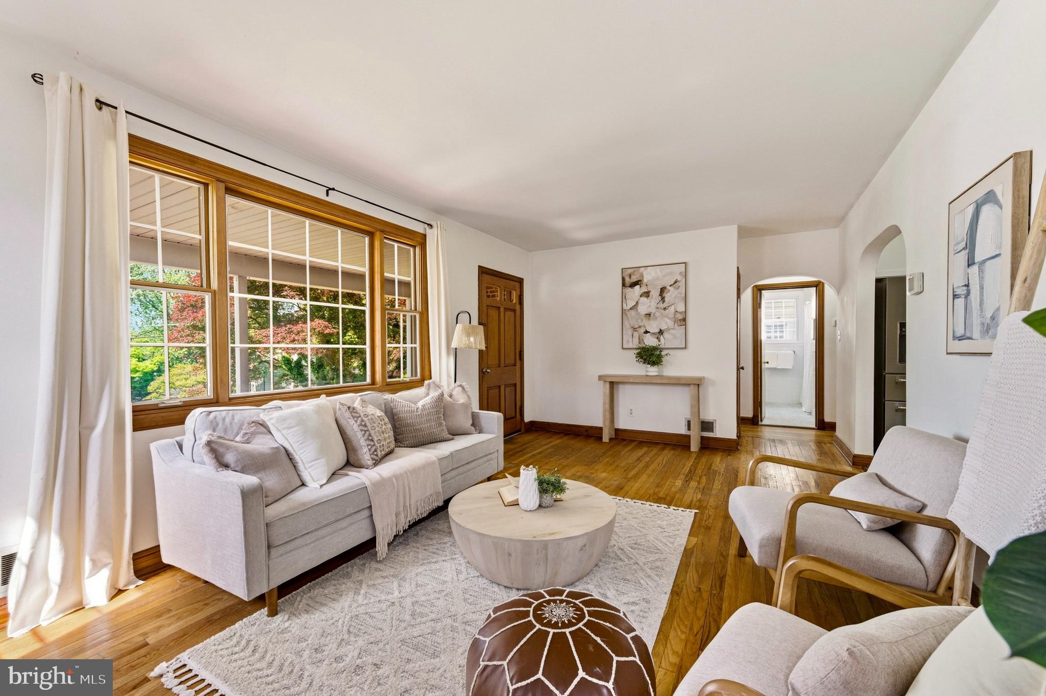 621 Woodsdale Road Baltimore, MD 21228 - Photo 7 of 59