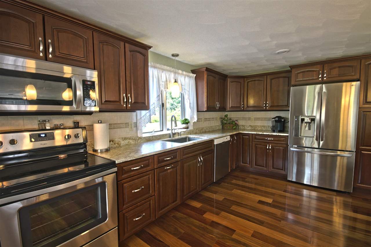 121 Adams Road Londonderry, NH 03053 - Photo 14 of 40