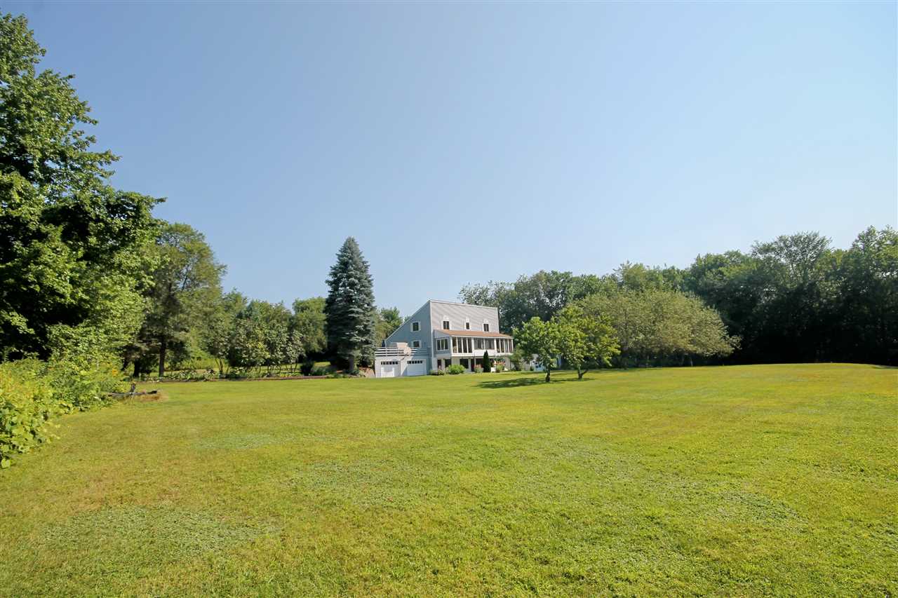 121 Adams Road Londonderry, NH 03053 - Photo 3 of 40