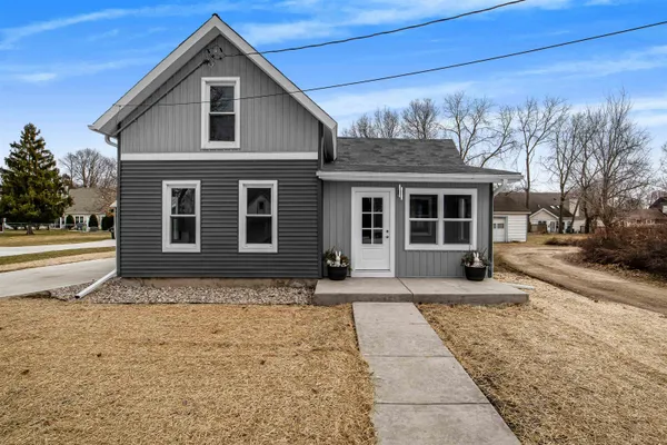 $349,900 | 732 7th Street, Prairie du Sac, WI 53578