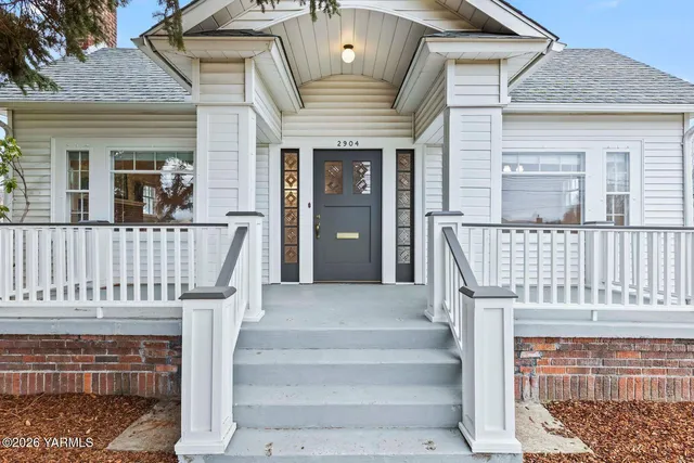 $383,000 | 2904 Summitview Avenue, Yakima, WA 98902
