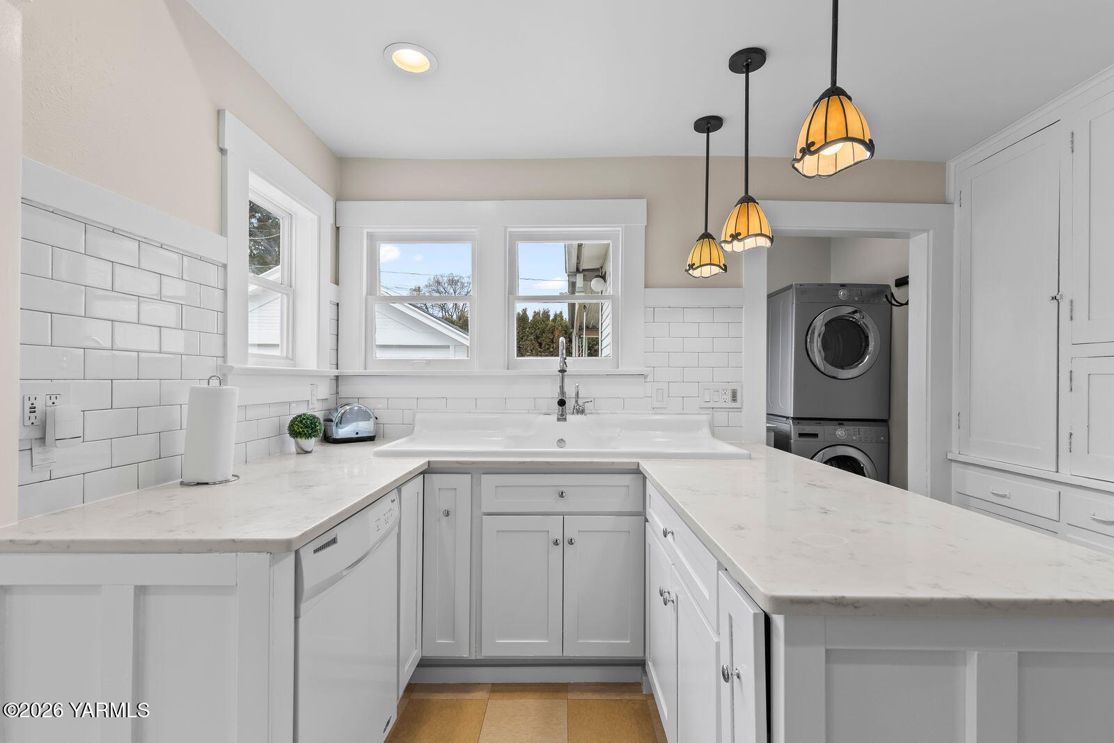 2904 Summitview Avenue Yakima, WA 98902 - Photo 15 of 39 2904 Summitview Ave015