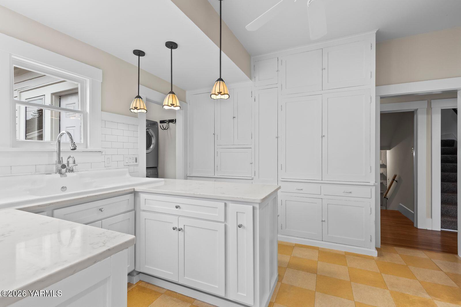 2904 Summitview Avenue Yakima, WA 98902 - Photo 17 of 39 2904 Summitview Ave016