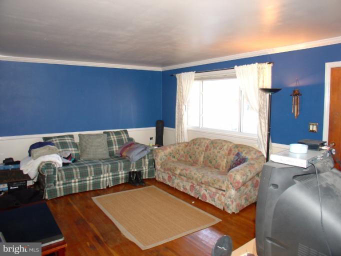 4723 Nantucket Road College Park, MD 20740 - Photo 13 of 14 Living Room