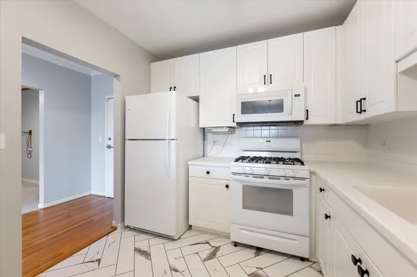 $350,000 | 1700 Riverwoods Drive, Unit 403, Melrose Park, IL 60160