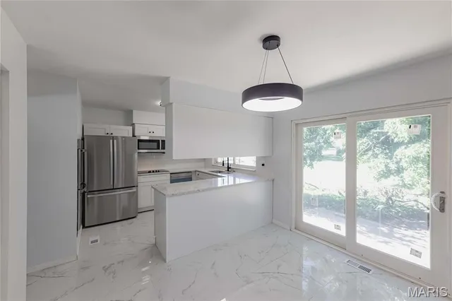 $475,000 | 12897 Nimes Drive, Creve Coeur, MO 63141