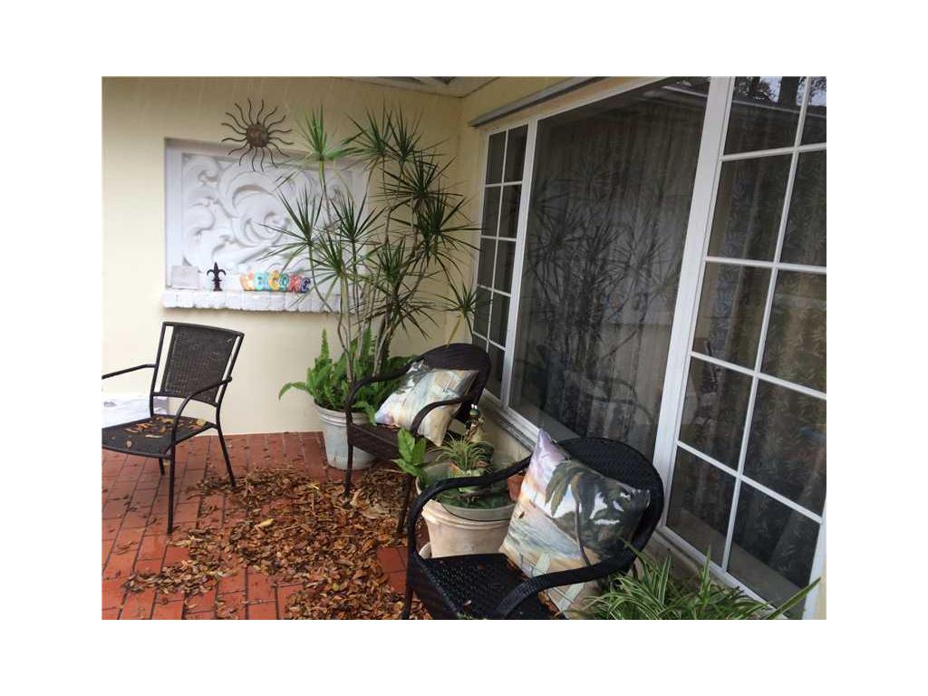 767 Banyan Road Vero Beach, FL 32963 - Photo 2 of 9 Gallery Image 2