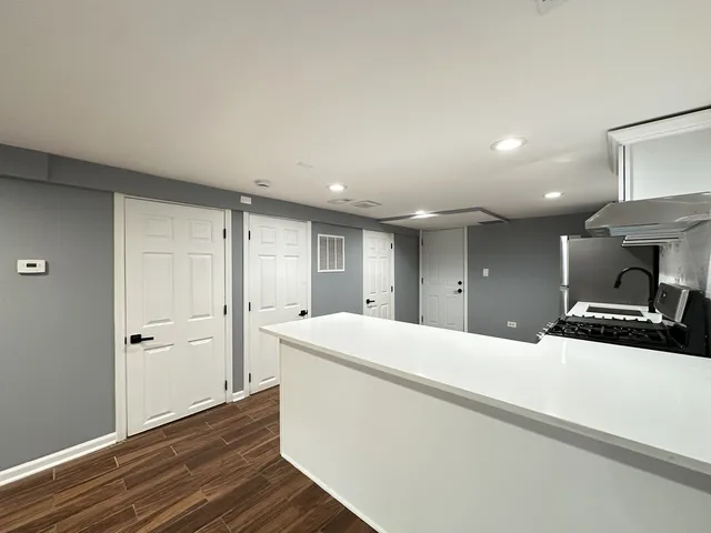 $1,950 | 2317 North Keeler Avenue, Unit GDN, Chicago, IL 60639