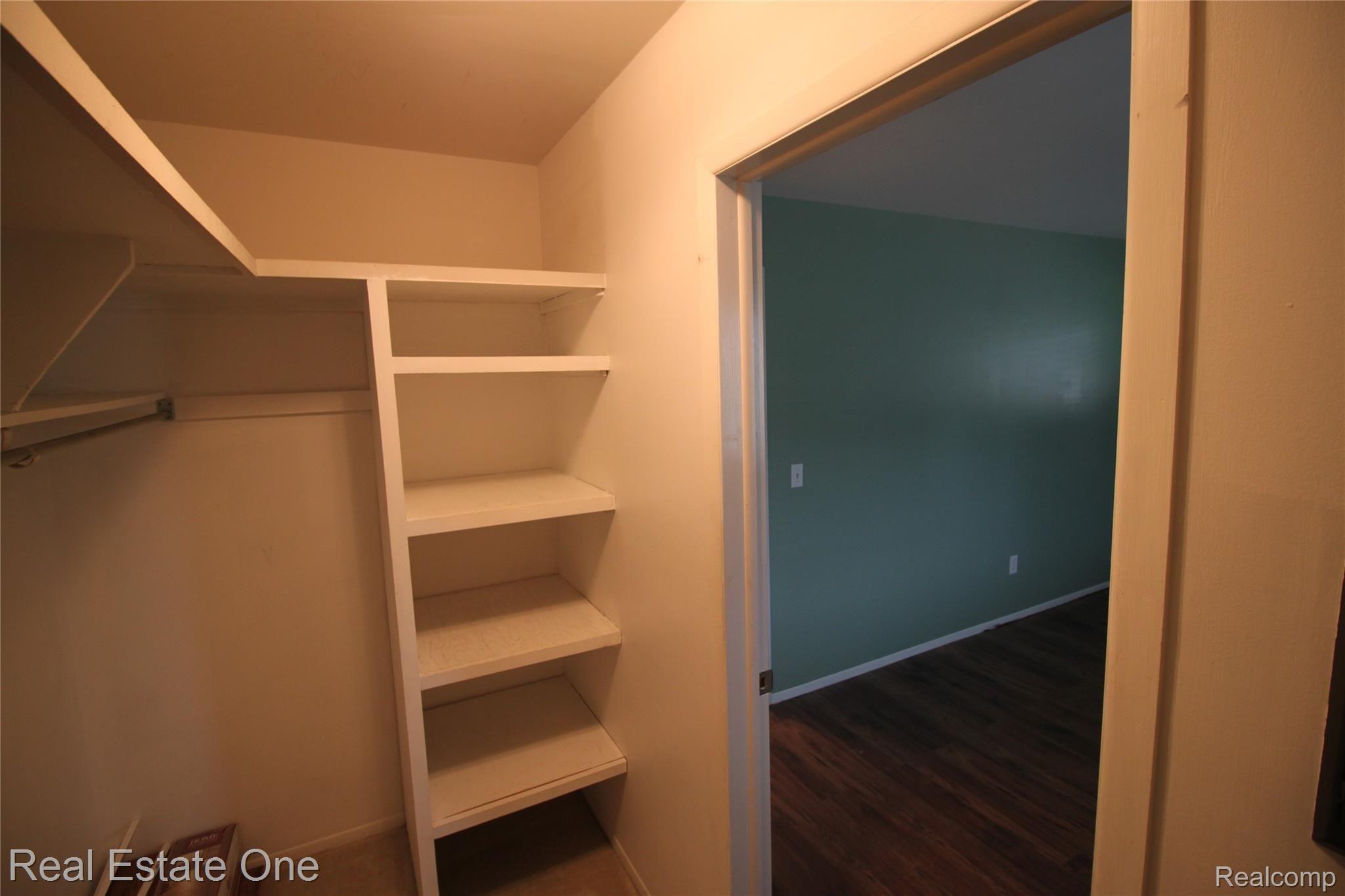 460 Baldwin Avenue, Unit 40 Rochester, MI 48307 - Photo 17 of 23 IMG_4145.JPG