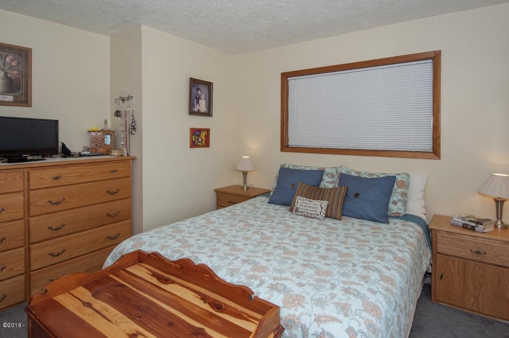 316 Old River Road Northeast Siletz, OR 97380 - Photo 16 of 37 Master Bedroom - View 2 (1024x680)