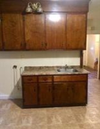 680 Carew Street Springfield, MA 01104 - Photo 8 of 13