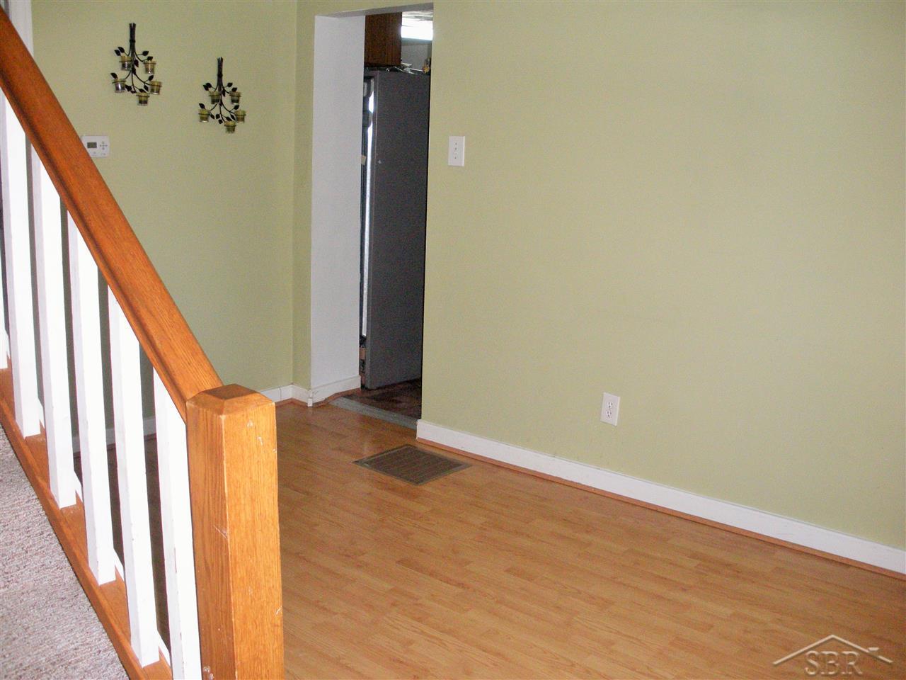 8867 Van Cleve Road Vassar, MI 48768 - Photo 6 of 27 31270076-5.JPG