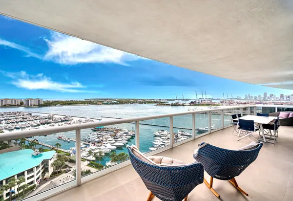 $17,500 | 400 Alton Road, Unit 1808, Miami Beach, FL 33139