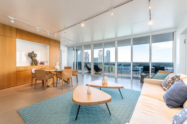 $17,500 | 400 Alton Road, Unit 1808, Miami Beach, FL 33139