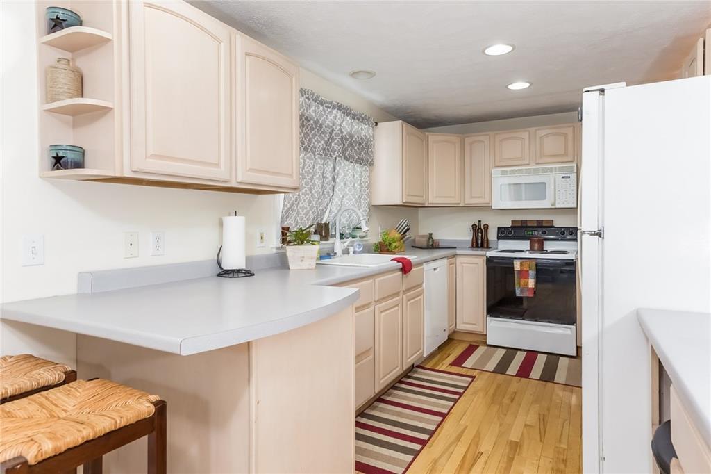 316 Cole Road Kennebunk, ME 04043 - Photo 9 of 25 Photo