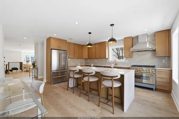 $999,000 | 138 Weigands Lane, Unit A, Secaucus, NJ 07094