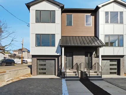 $999,000 | 138 Weigands Lane, Unit A, Secaucus, NJ 07094