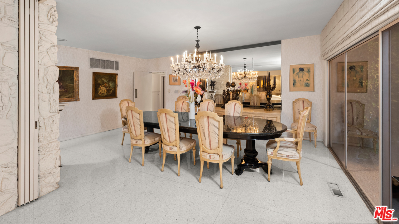 1111 Shadow Hill Way Beverly Hills, CA 90210 - Photo 8 of 14