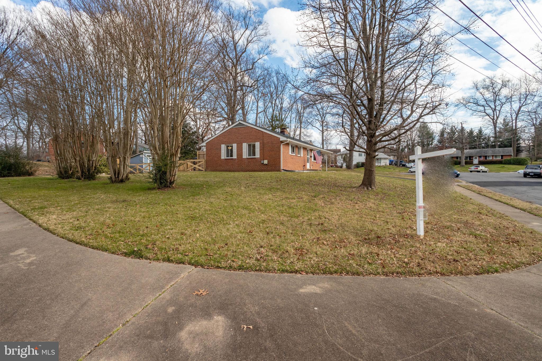 7604 Cosgrove Place Springfield, VA 22151 - Photo 4 of 40 Gallery Image 4