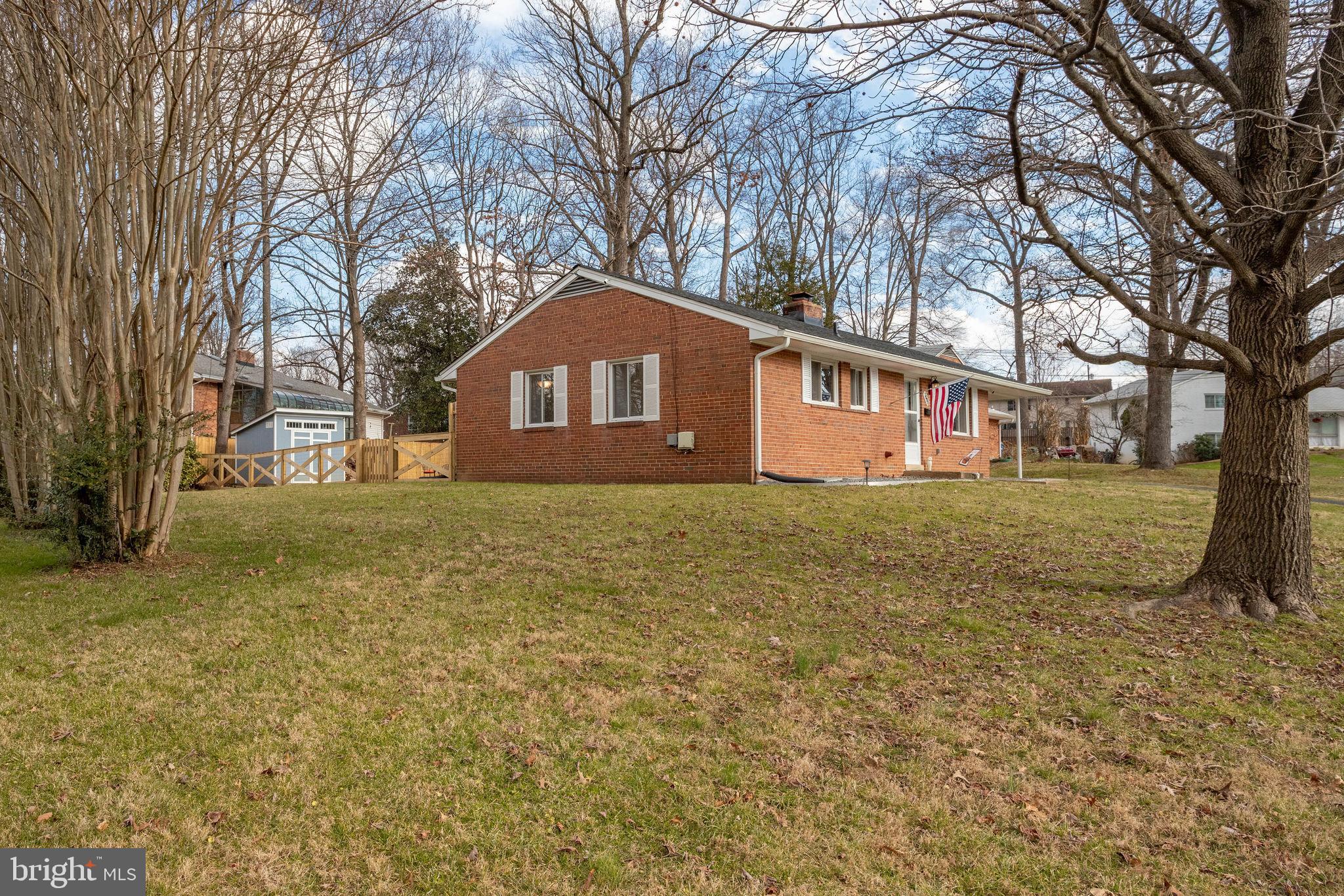 7604 Cosgrove Place Springfield, VA 22151 - Photo 5 of 40 Gallery Image 5