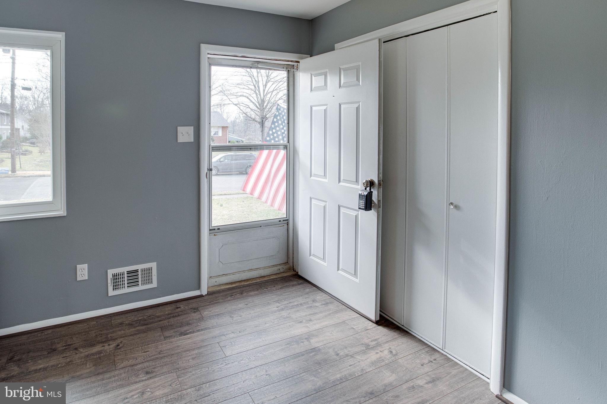 7604 Cosgrove Place Springfield, VA 22151 - Photo 7 of 40 Gallery Image 7