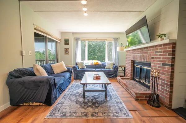 $349,000 | 32 B Snow Tree Lane, Unit OAKS B, West Dover, VT 05356