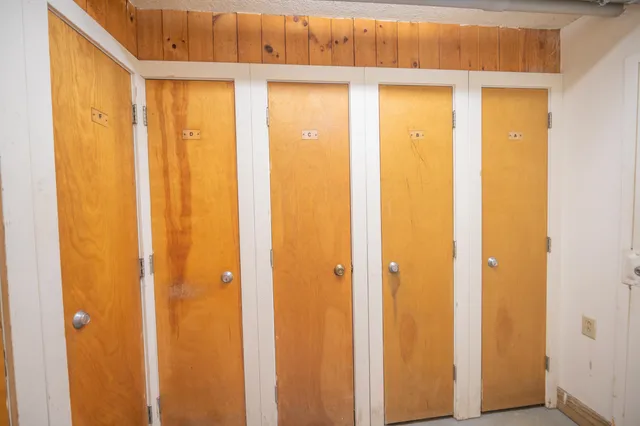 $349,000 | 32 B Snow Tree Lane, Unit OAKS B, West Dover, VT 05356