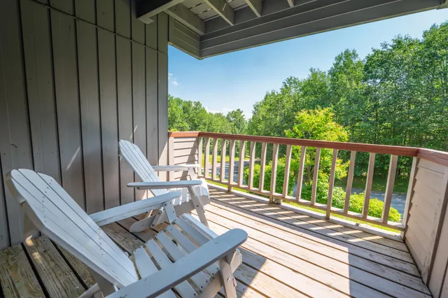 $349,000 | 32 B Snow Tree Lane, Unit OAKS B, West Dover, VT 05356