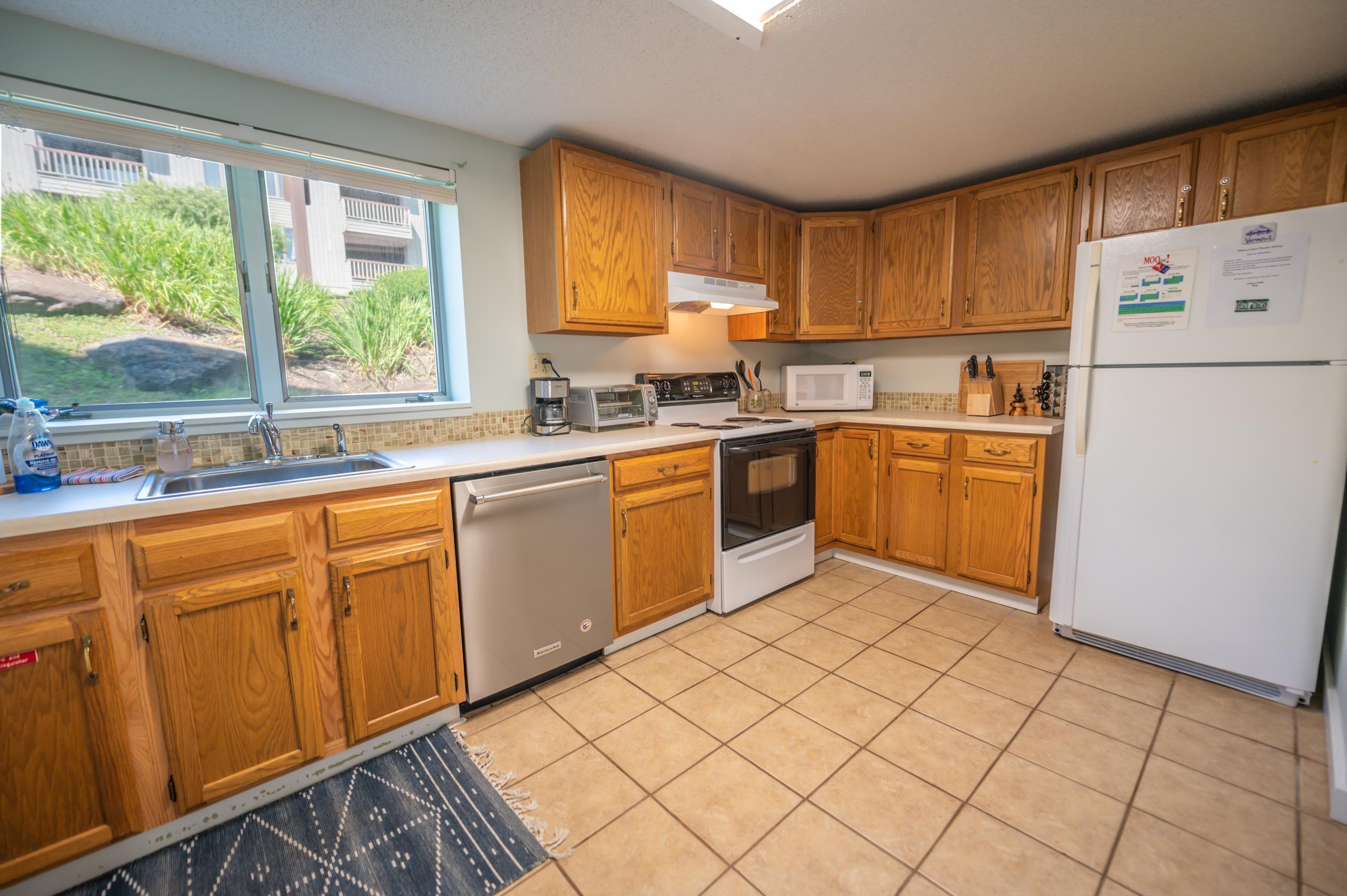 32 B Snow Tree Lane, Unit OAKS B West Dover, VT 05356 - Photo 6 of 19