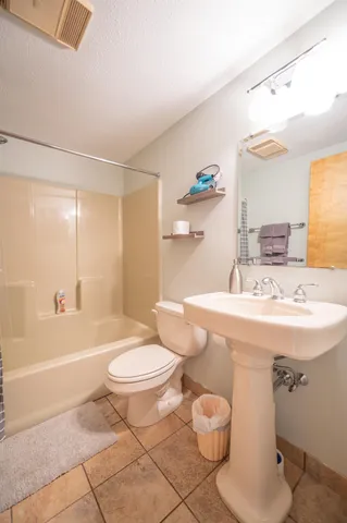 $349,000 | 32 B Snow Tree Lane, Unit OAKS B, West Dover, VT 05356