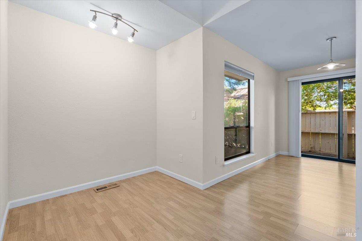 4736 Shade Tree Lane Santa Rosa, CA 95405 - Photo 13 of 46